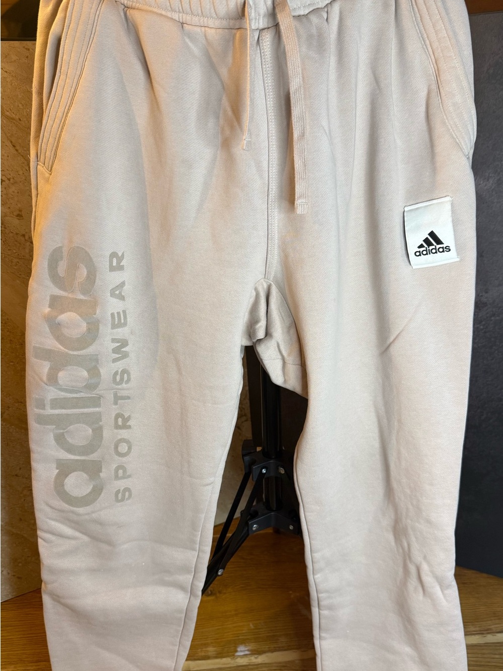 Adidas IA9371 Sportswear Fleece Jogger Sweatpants Beige Logo, Men’s L